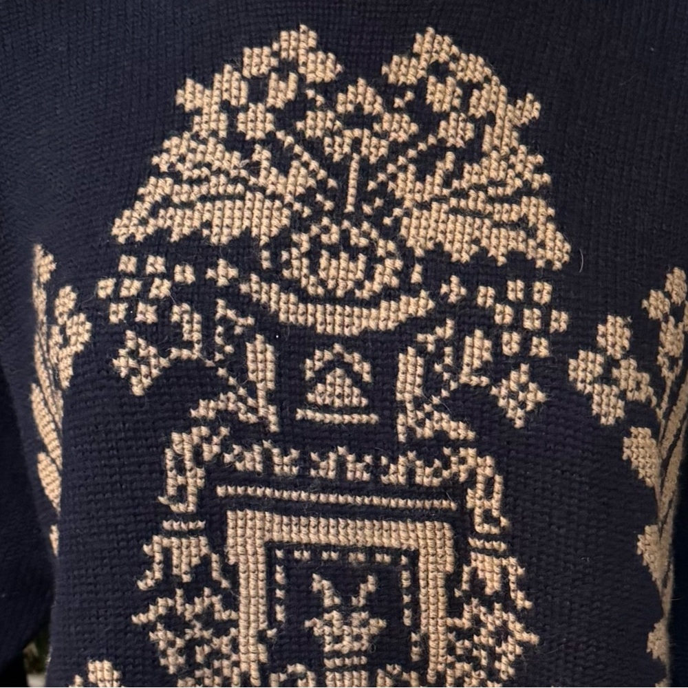 Vintage 100% Wool Crest Intarsia Navy Sweater Dark Academia Preppy L - Picture 7 of 8
